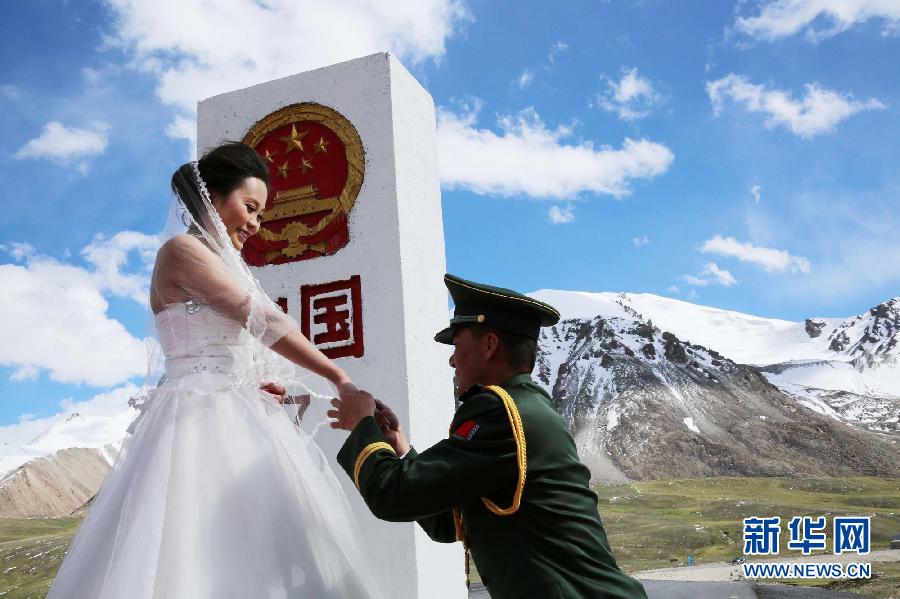Коллективные свадьбы военных в Китае